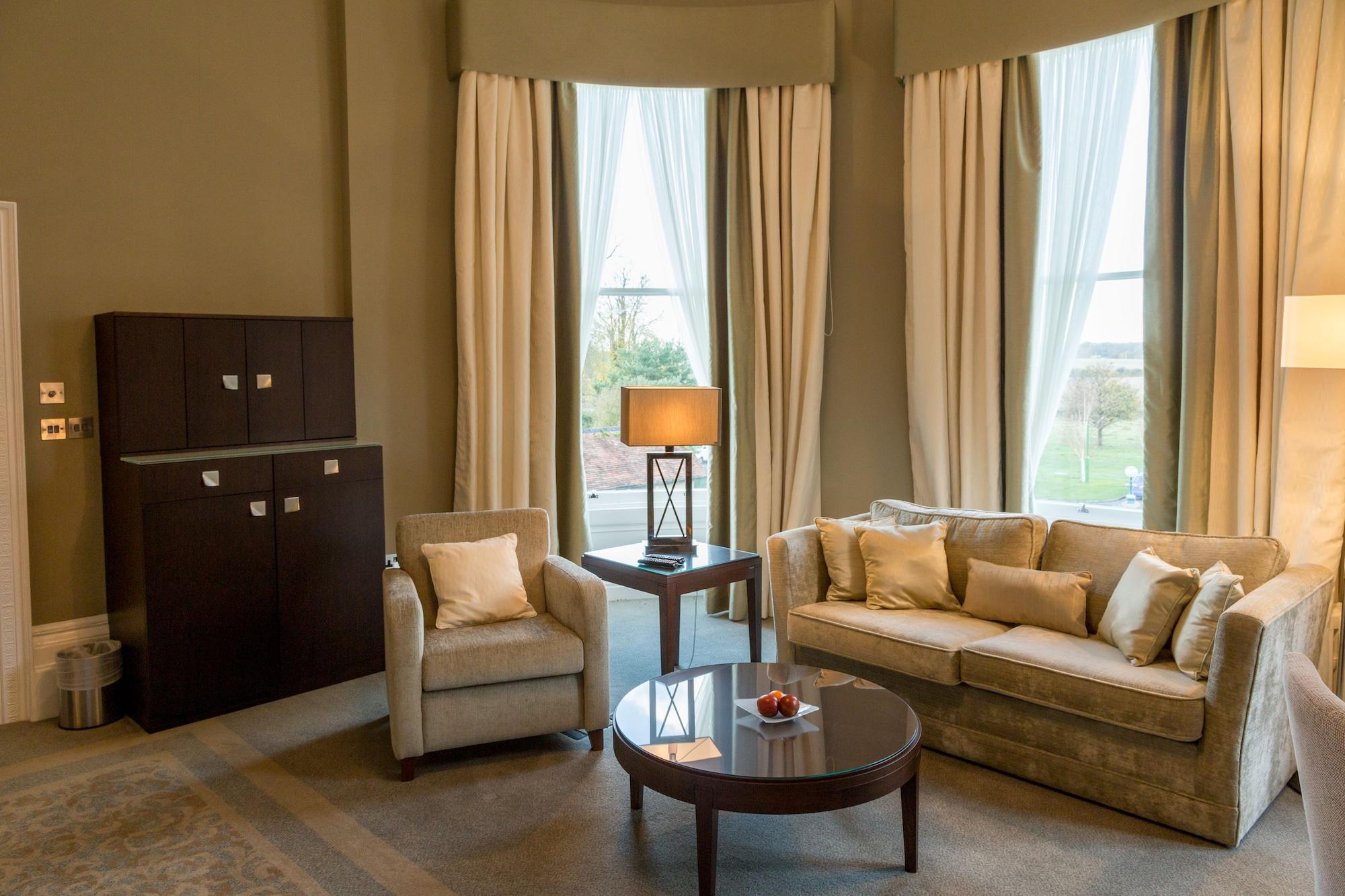 Oakley Hall Hotel Basingstoke Exteriör bild
