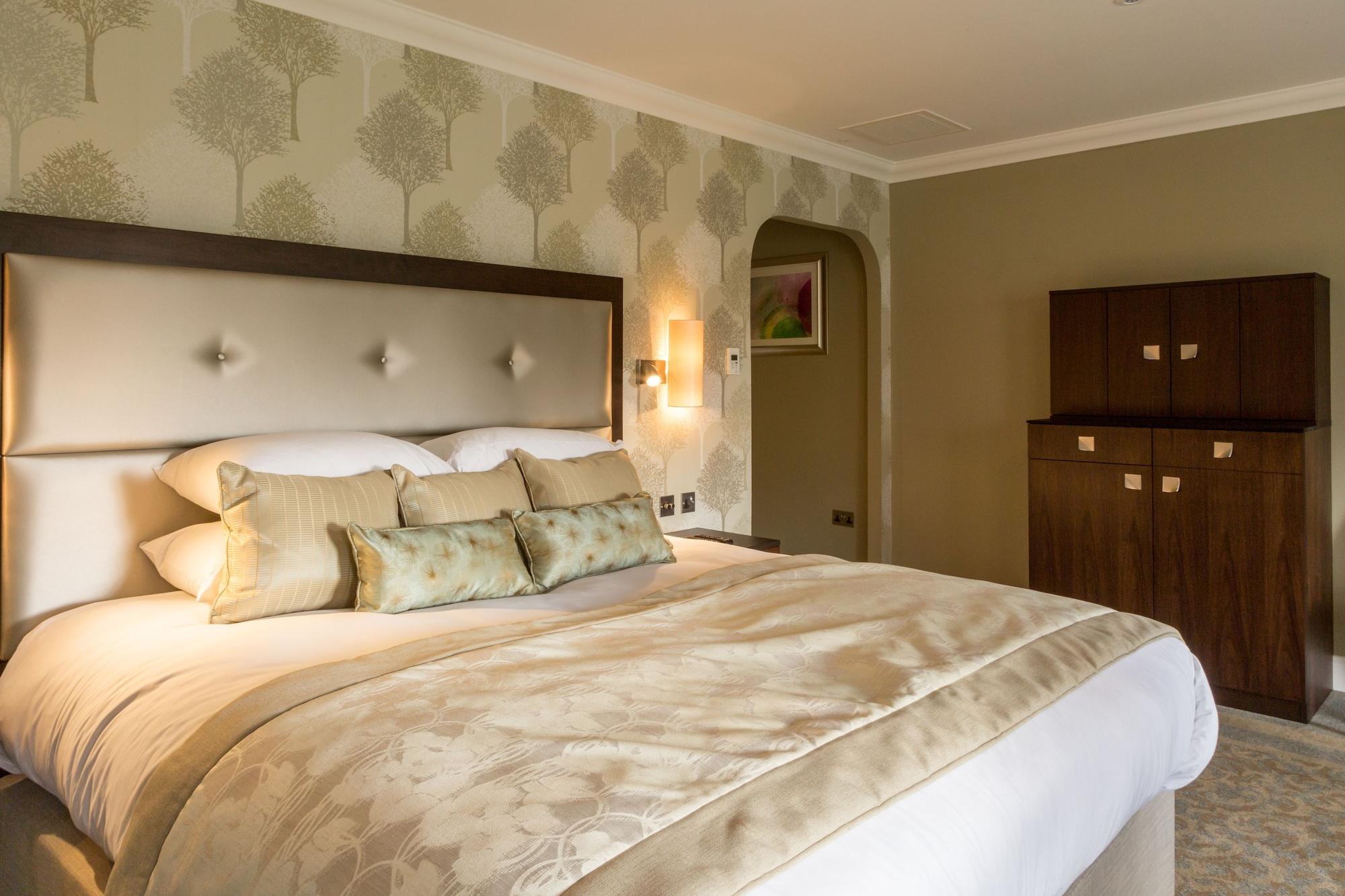 Oakley Hall Hotel Basingstoke Exteriör bild