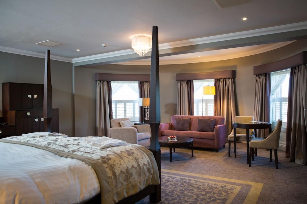 Oakley Hall Hotel Basingstoke Exteriör bild