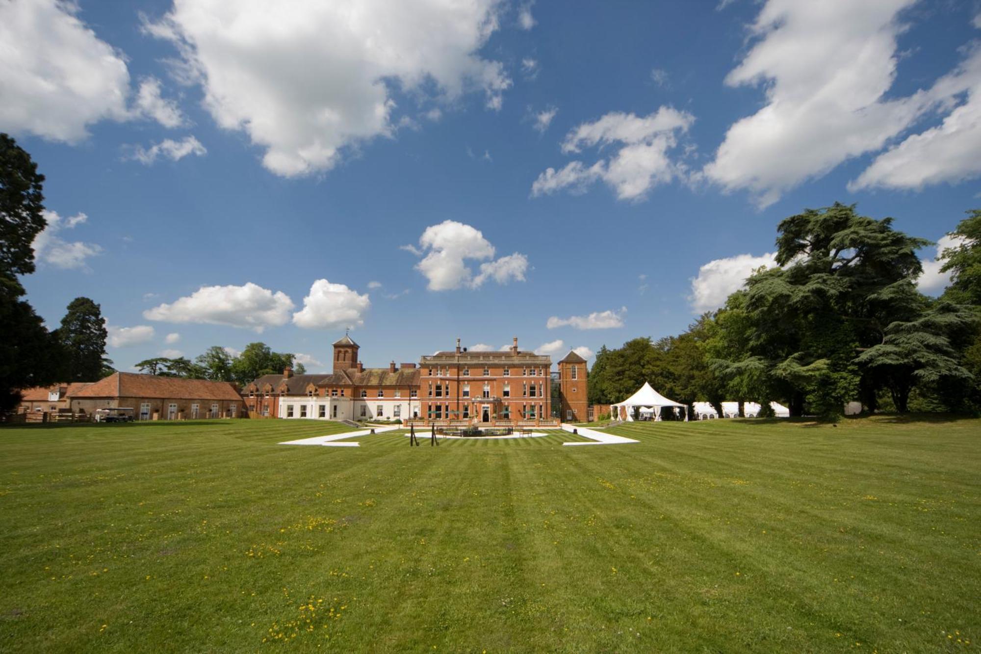 Oakley Hall Hotel Basingstoke Exteriör bild