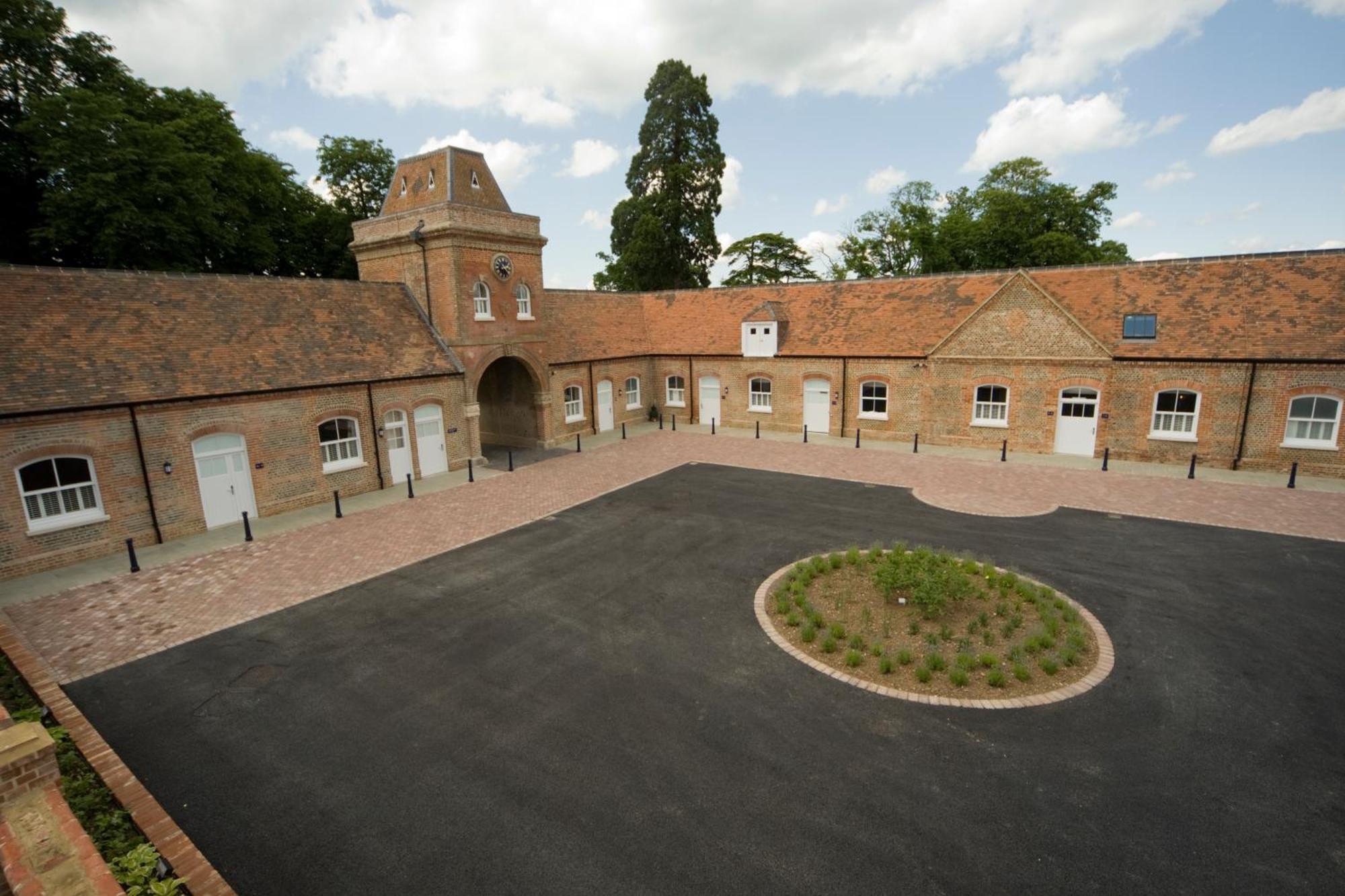 Oakley Hall Hotel Basingstoke Exteriör bild