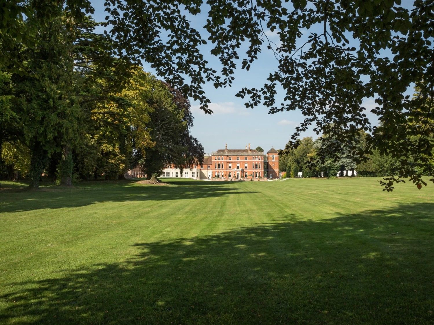 Oakley Hall Hotel Basingstoke Exteriör bild