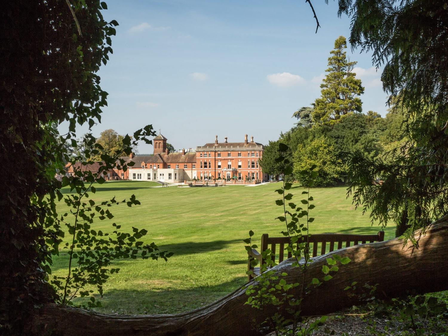 Oakley Hall Hotel Basingstoke Exteriör bild
