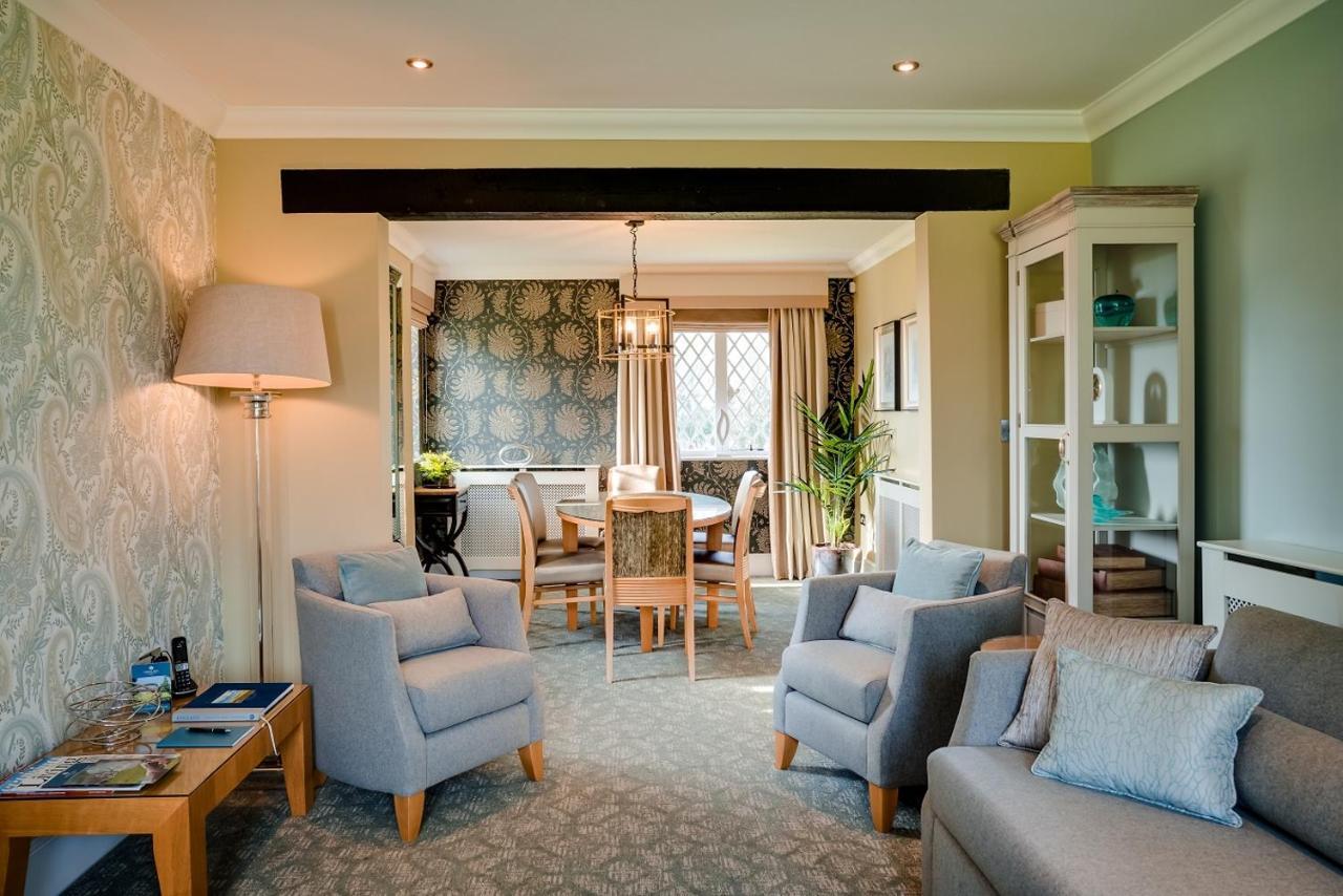 Oakley Hall Hotel Basingstoke Exteriör bild